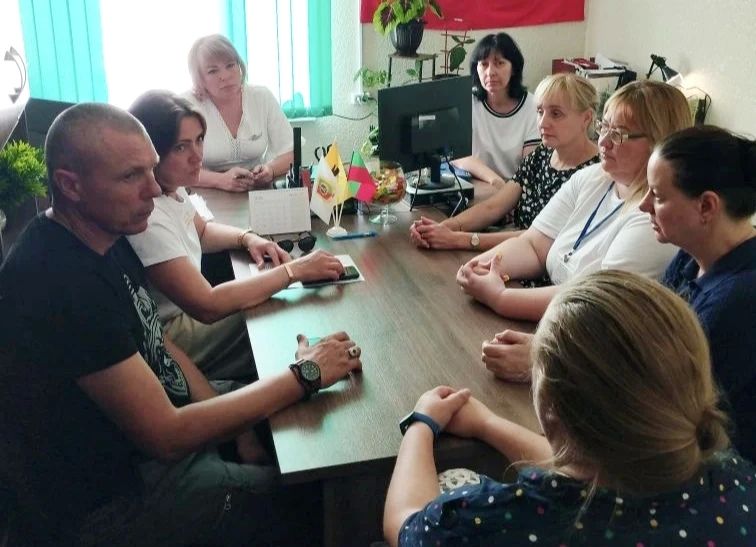 Часто спрашивают: «А что именно делает депутат?»