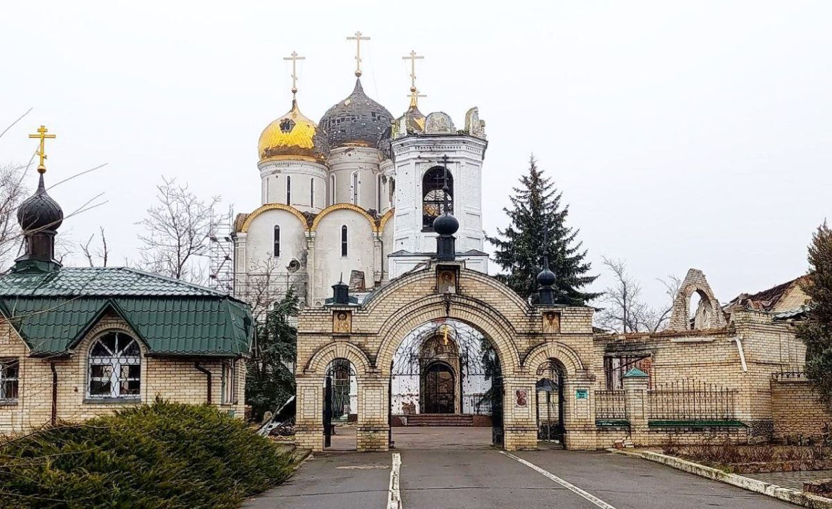 Анна Хорошун: ПОДДЕРЖИМ СВЯТУЮ ОБИТЕЛЬ ПОД УГЛЕДАРОМ ВМЕСТЕ