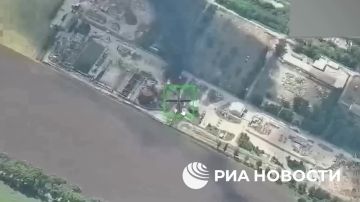 Минобороны показало уничтожение вражеских складов ГСМ в Днепропетровской и Запорожской областях при помощи "Гераней"