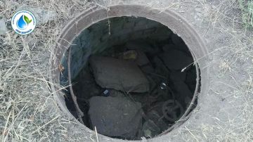 Специалисты филиала «Мелитопольское ПУВКХ» ГУП ЗО «Вода Запорожья» провели замену устаревших элементов водопроводной сети на новые люки с задвижками в селе Новобогдановка Мелитопольского муниципального округа