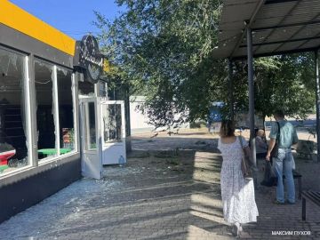 Один человек погиб, ещё четверо пострадали в результате атаки украинского дрона на автобусную остановку в Энергодаре Запорожской области