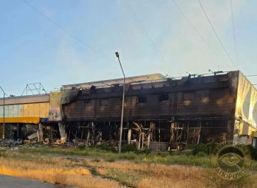 В Энергодаре под удар БПЛА вновь попал сетевой супермаркет «Мера»