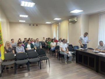 И.о. Главы Токмакского муниципального округа Вита Леонидовна Провандовская провела еженедельное оперативное совещание