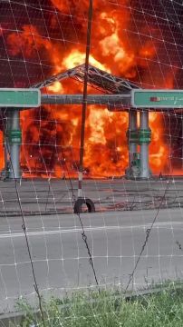 Пожар на АЗС в Славянске. ЗАПОРОЖСКИЙ ФРОНТ