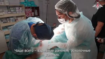 Врачи группировки «Центр» оказывают медицинскую помощь раненым военнослужащим в непосредственной близости от линии боевого соприкосновения