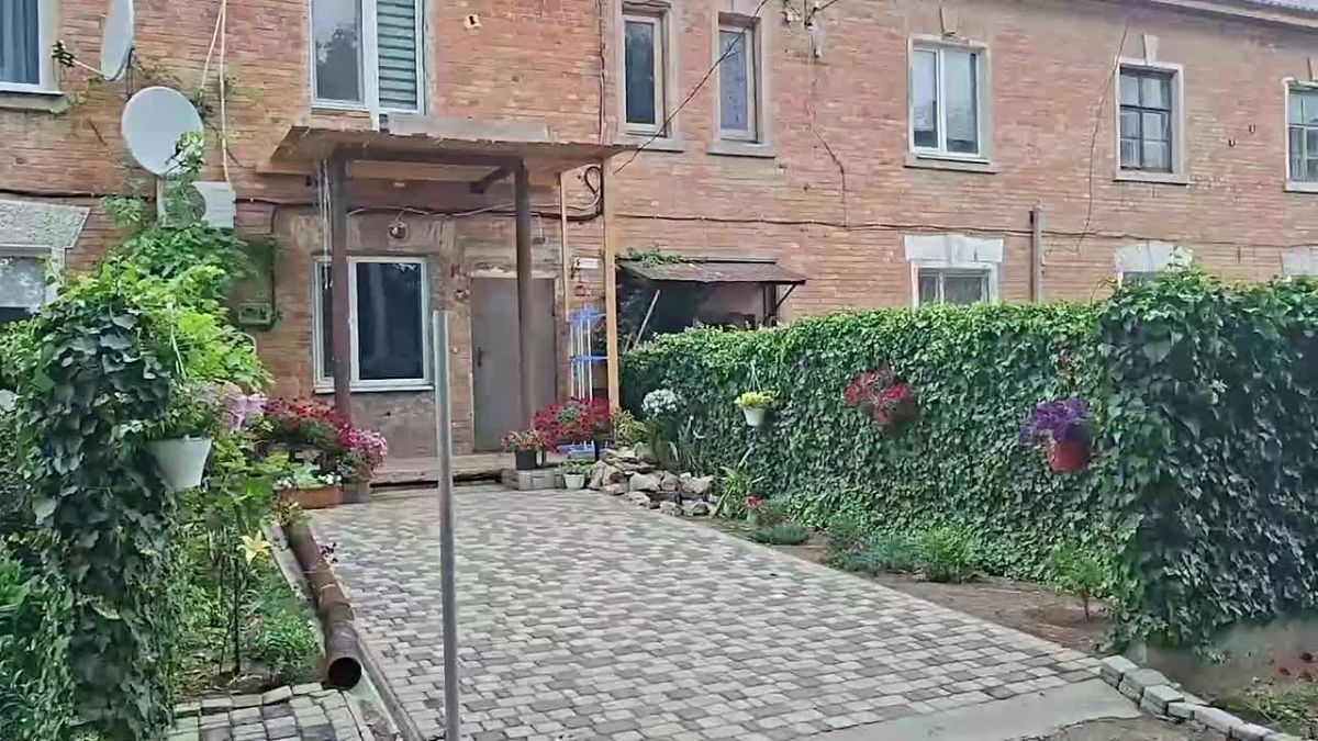Возрождение двух домов в Мирном
