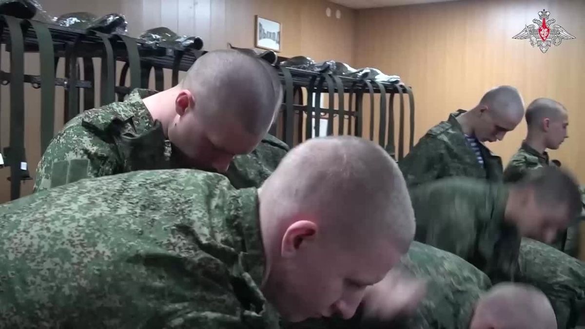 Минобороны России: Весенний период отправок граждан, призванных на военную службу, завершен
