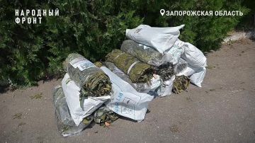 Расходный материал, который спасает жизни: Народный фронт передал артиллеристам маскировочные сети