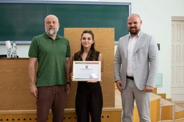 За активное участие в совместной стажировочной программе студентов Мелитопольского государственного университета и Института государственной службы и управления, а также за значительный вклад в укрепление долгосрочного...