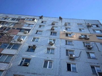 В Энергодаре ремонтируют дома, несмотря на сложную обстановку из-за атак ВСУ