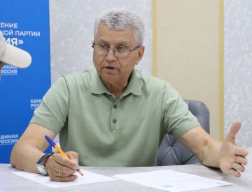 Виктор Емельяненко: Провёл очередной приём граждан в Региональной общественной приёмной Председателя «Единой России» Дмитрия Медведева