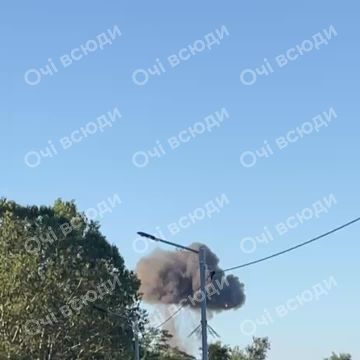 Мониторинговые каналы сообщают о прилете в Запорожье, поднимается дым
