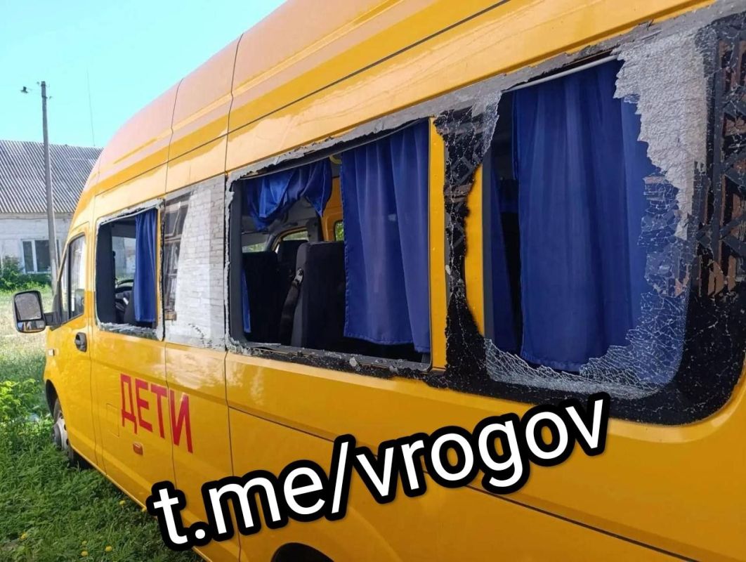 Владимир Рогов: Нацисты атаковали школу. В результате удара выбиты двери, повреждено остекление учебного заведения в Приазовском