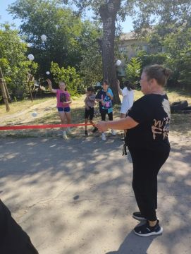В Нововасильевском Доме культуры совместно с музеем быта первопоселенцев прошла развлекательная программа «Летний переполох»
