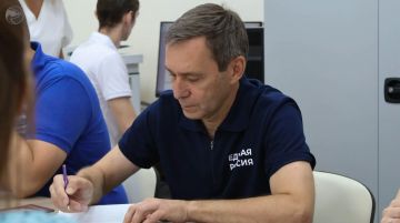 Кандидат от Единой России Алексей Тихомиров подал документы на регистрацию в Госдуму