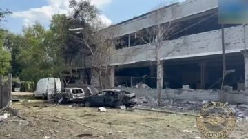 Последствия одного из прилетов по оккупированному Запорожью