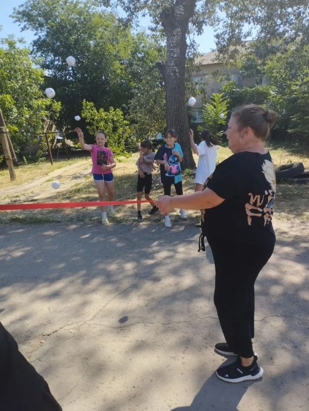 В Нововасильевском Доме культуры совместно с музеем быта первопоселенцев прошла развлекательная программа «Летний переполох»