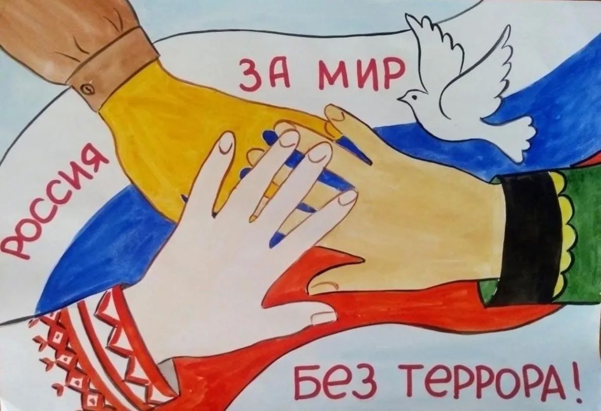 В ДК села Червоное Поле открылась трогательная выставка рисунков
