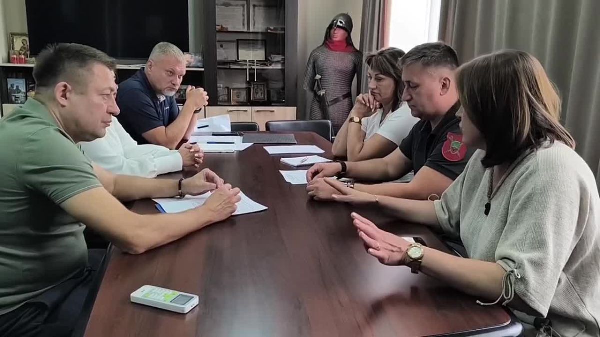 В Акимовском муниципальном округе с рабочим визитом побывали министр образования и науки Запорожской области Дмитрий Алференко и советник губернатора Евгения Балицкого Игорь Ткаченко