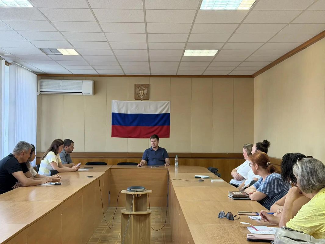 Руководитель Центра «Мой бизнес» Запорожской области Александр Титов провел встречу с предпринимателями туристической сферы Бердянска при поддержке Администрации Бердянского городского округа