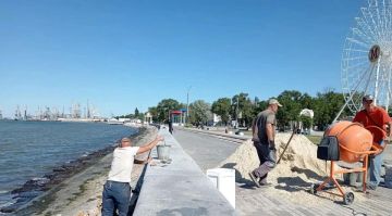 В Бердянске отремонтировали участок дамбы на Центральной набережной