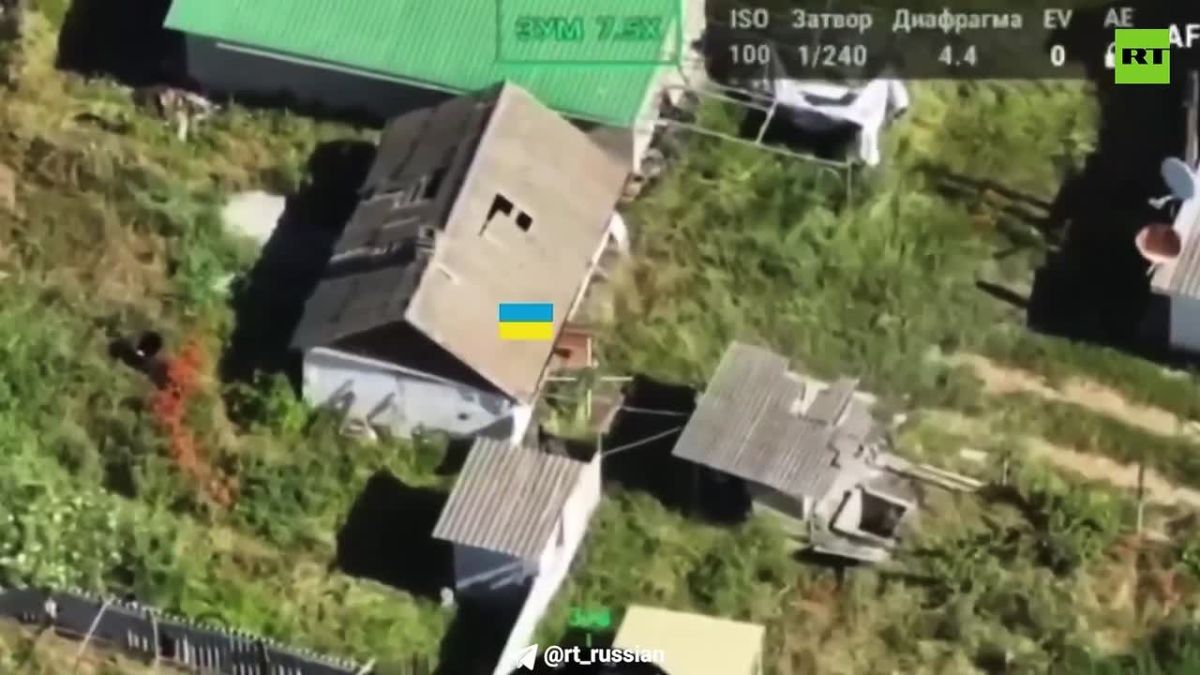 Серия эффектных взрывов, попадания дронов и уничтожение техники ВСУ: кадры освобождения Любицкого в Запорожской области