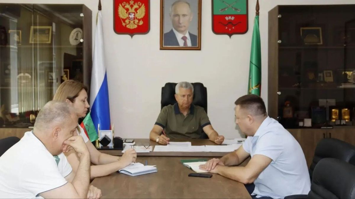 Виктор Емельяненко: Провел рабочую встречу с исполняющим обязанности министра образования и науки Запорожской области Дмитрием Алференко