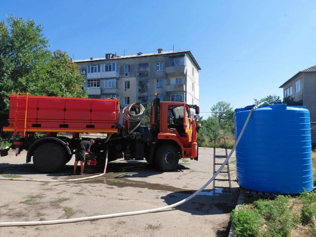 Администрация Бердянского округа обеспечивает подвоз воды в населенные пункты