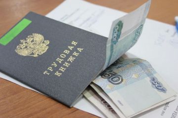 Задолженность по выплатам по безработице выплачена жительнице Бердянска после вмешательства прокуратуры