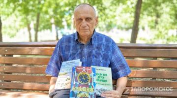 Мелитопольский писатель Сергей Авдеенко выпустил три новые книги