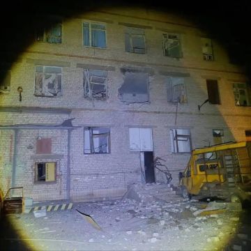 ВСУ ночью ударили по зданию центрального почтового отделения в Токмаке