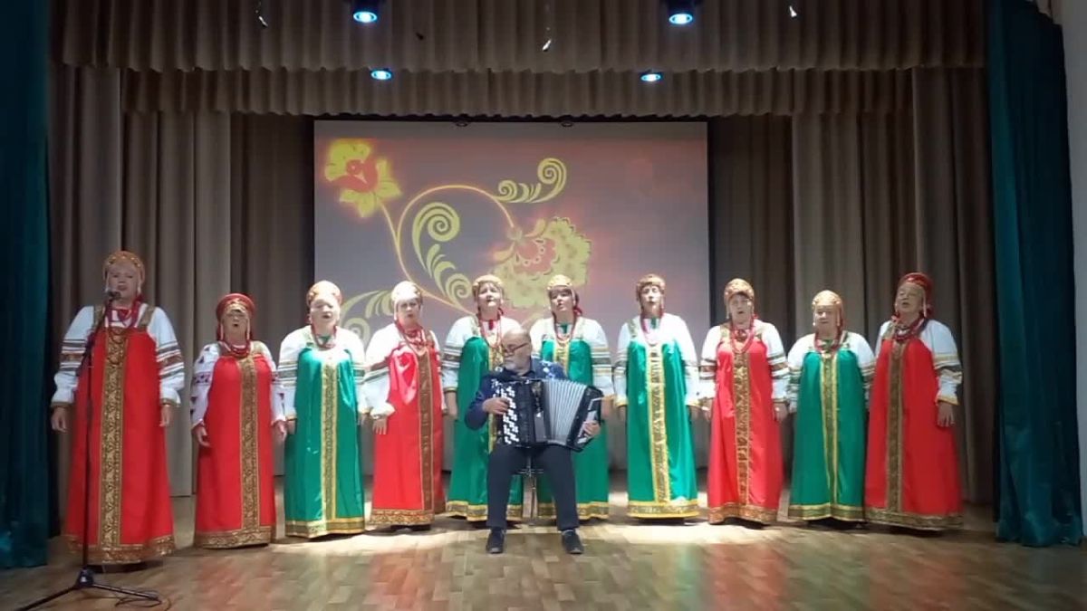 Продолжаем знакомство с участниками I районного фестиваля-конкурса "Песни из советских кинофильмов"