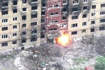 «Известия»: Российский боец по балконам пробрался к позициям ВСУ в Константиновке