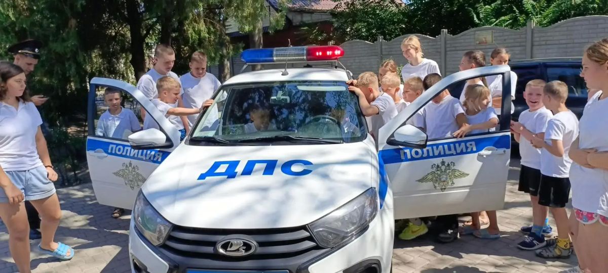 В Мелитопольском центре социально-психологической реабилитации детей прошел «День осторожного пешехода», приуроченный к Международному дню ПДД