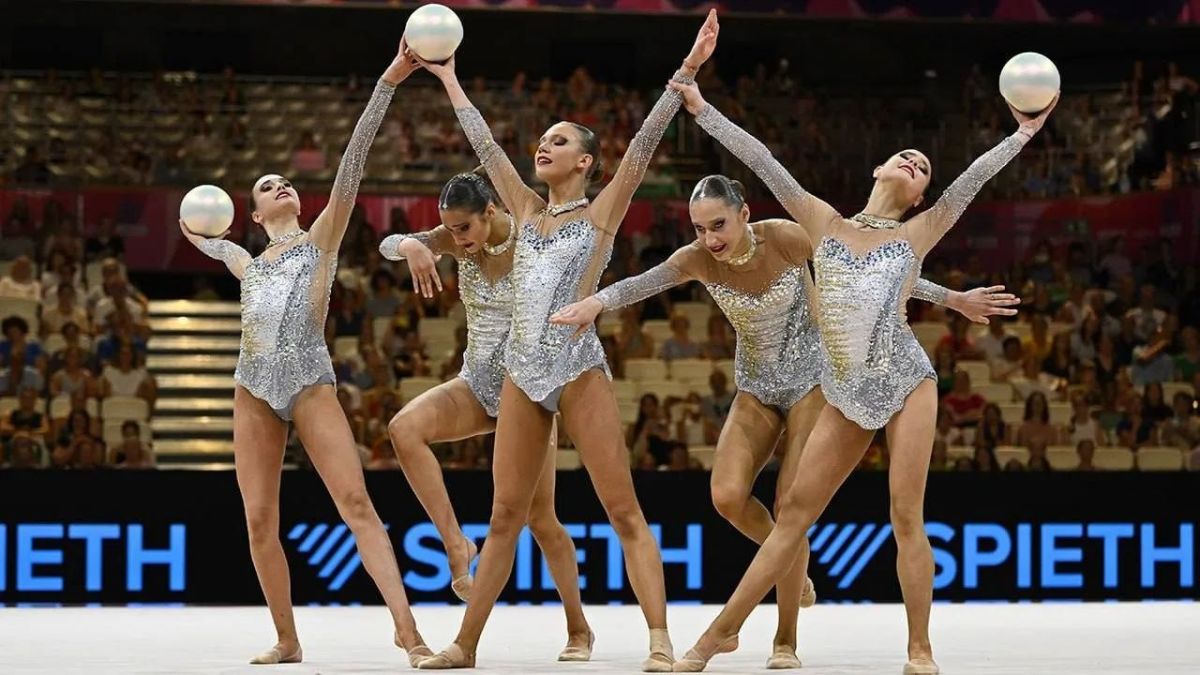 Гимнастки сборной России стали чемпионками мира в командном многоборье