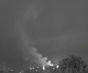 Фото пожара во временно оккупированном Запорожье после прилётов