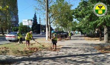 В Мелитополе продолжаются уходовые работы на проспекте Богдана Хмельницкого