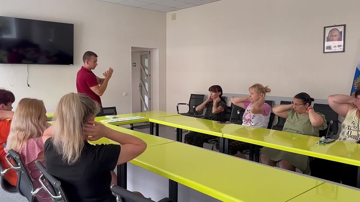 Мастер-класс для родителей на тему: «Простые и полезные приёмы классического массажа» прошёл в отделении комплексной реабилитации детей-инвалидов ГБУ «Комплексный центр социального обслуживания населения» Министерства труда...