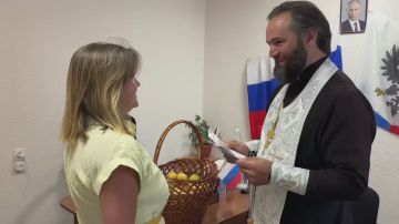 С яблочным Спасом!. Дорогие жители Черниговского муниципального округа! От всей души поздравляю вас с праздником — Яблочным Спасом!