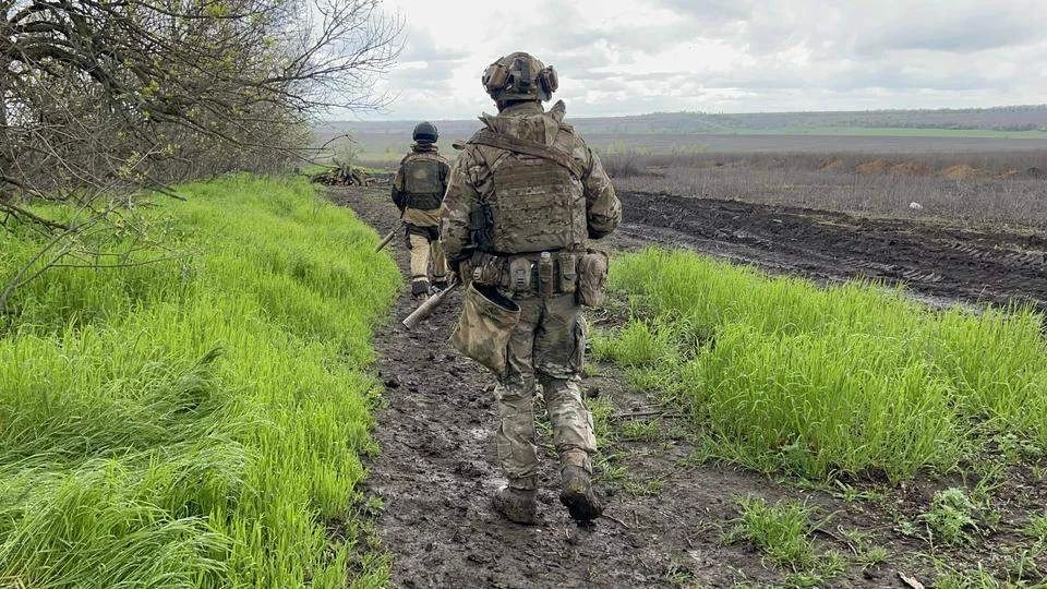 «Поодиночке, где-то по двоечке передвигаемся»: Российские войска расширяют территорию контроля в Запорожской области