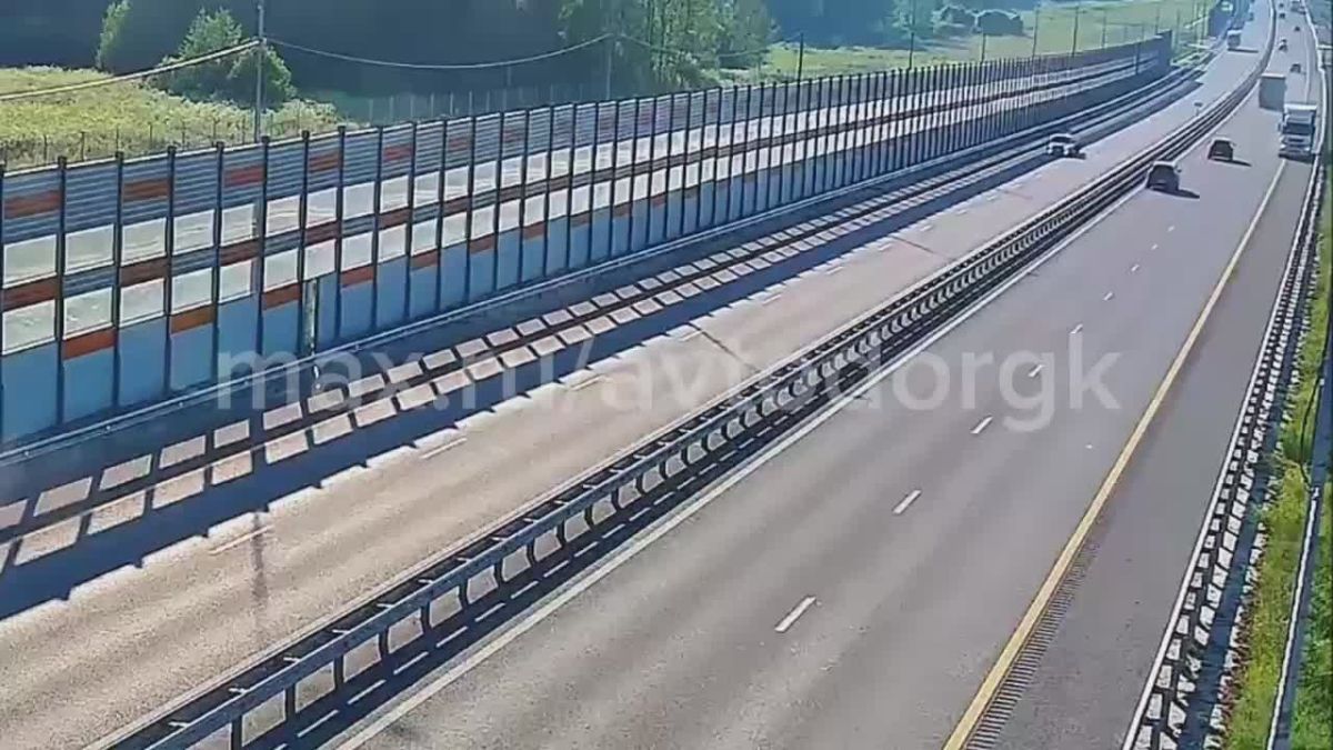 Лихач на грузовике проехался по «встречке» на трассе М-12