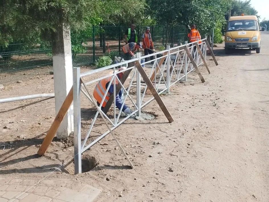 Продолжаем работы по установке и обслуживанию металлического барьерного ограждения на региональных направлениях