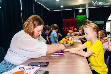 Мастер-класс «Тайны трёх цветов» прошёл для активистов Центра «Молодая семья»