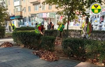 Сотрудники МКУ «Благоустройство» поддерживают чистоту на улицах Мелитополя