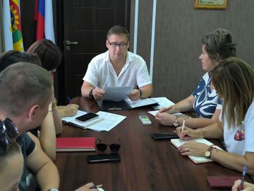 Провел совещание с моими замами, аппаратом, советом депутатов и начальниками отделов, ответственными за жизнеобеспечение округа