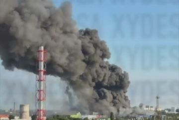Новый ответ по тылам ВФУ. Вооруженный силы России в ночь на понедельник нанесли групповой удар высокоточным оружием по портам киевского режима и судам, задействованным в интересах ВФУ