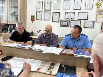Прокуратурой Черниговского района инициировано внеочередное заседание комиссии по предупреждению и ликвидации чрезвычайных ситуаций, которое прошло в администрации муниципального округа под председательством прокурора района