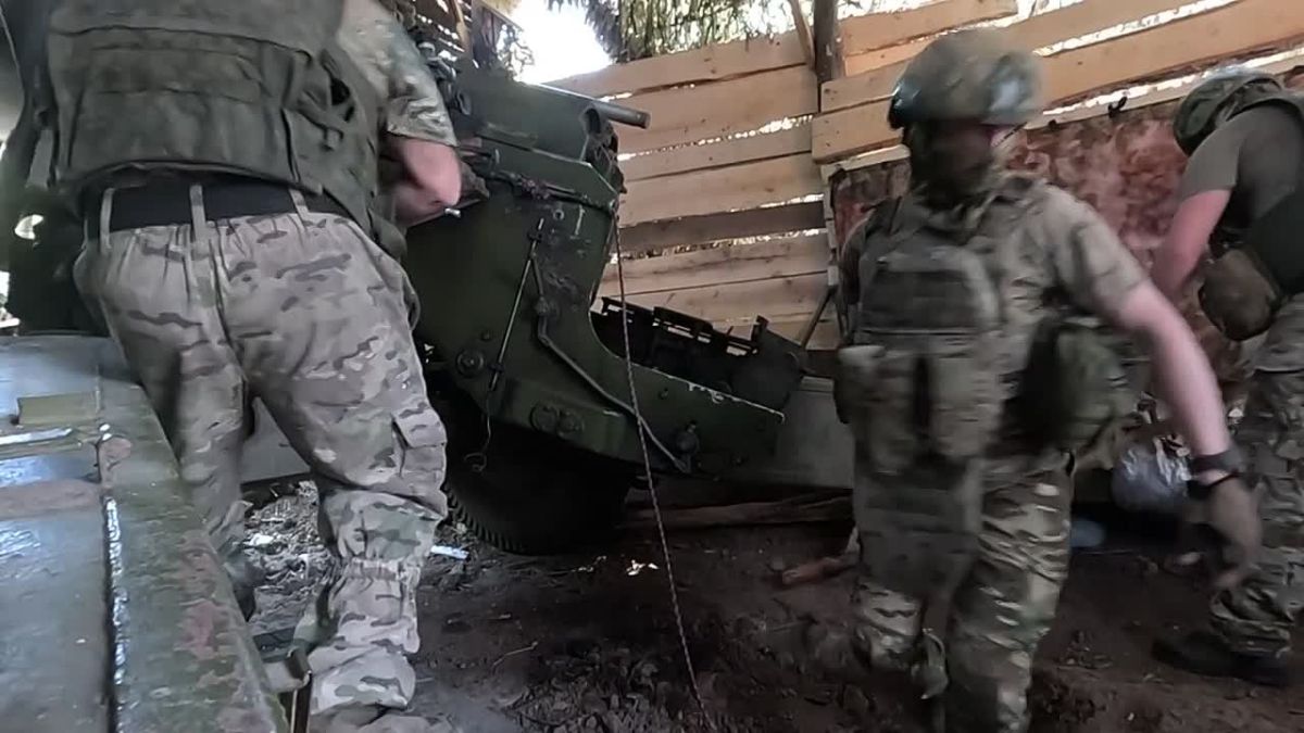 Противник окопался, артиллерия распахала