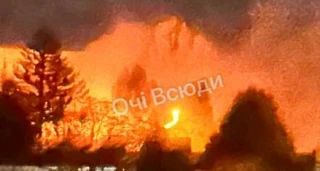 После удара БПЛА в Запорожье возник пожар, сообщают местные каналы