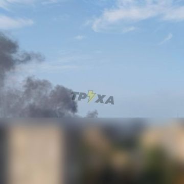 В Подольском районе Киева поднимается дым свежего прилёта